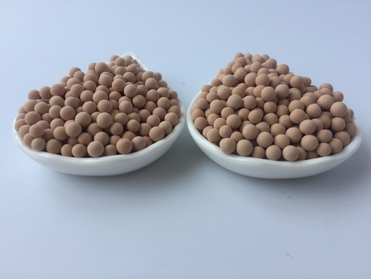 qualité  13X Molecular Sieve Desiccant PH Value 6-8 Particle Size 3.0mm -5.0mm Usine