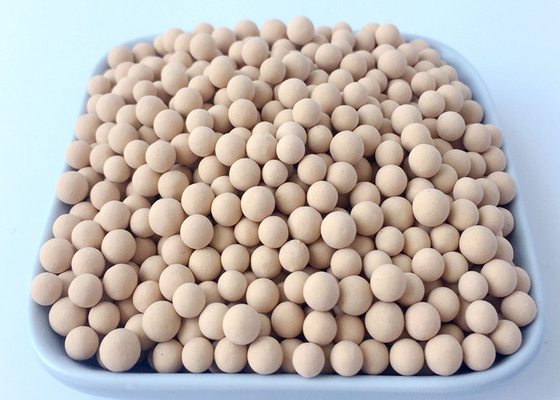 Perles de sphère adsorbante de tamis moléculaire de taille de pore de la pureté 3A de 98% pour la déshydratation de l'éthanol PH 7-9