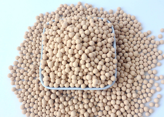 Perles de sphère adsorbante de tamis moléculaire de taille de pore de la pureté 3A de 98% pour la déshydratation de l'éthanol PH 7-9