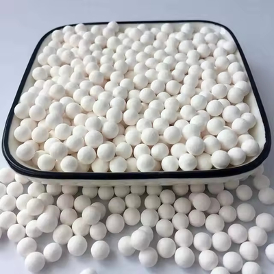 Sphères d'alumine activées à la silice Catalyseur de séchage pour le traitement du fluor Absorbant l'eau